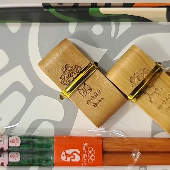 Olympics Memorabilia: Beijing 2008 ~ FUWA Children’s Chopsticks Set - Picture 2 of 9